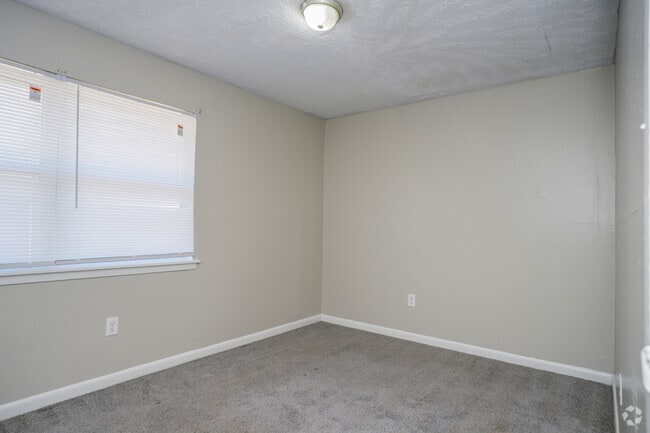 2BR, 1 BA - 664SF - Primary Bedroom