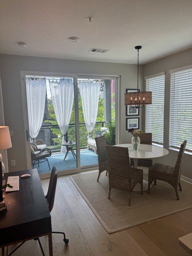 Photo - 407 Pratt Dr SE