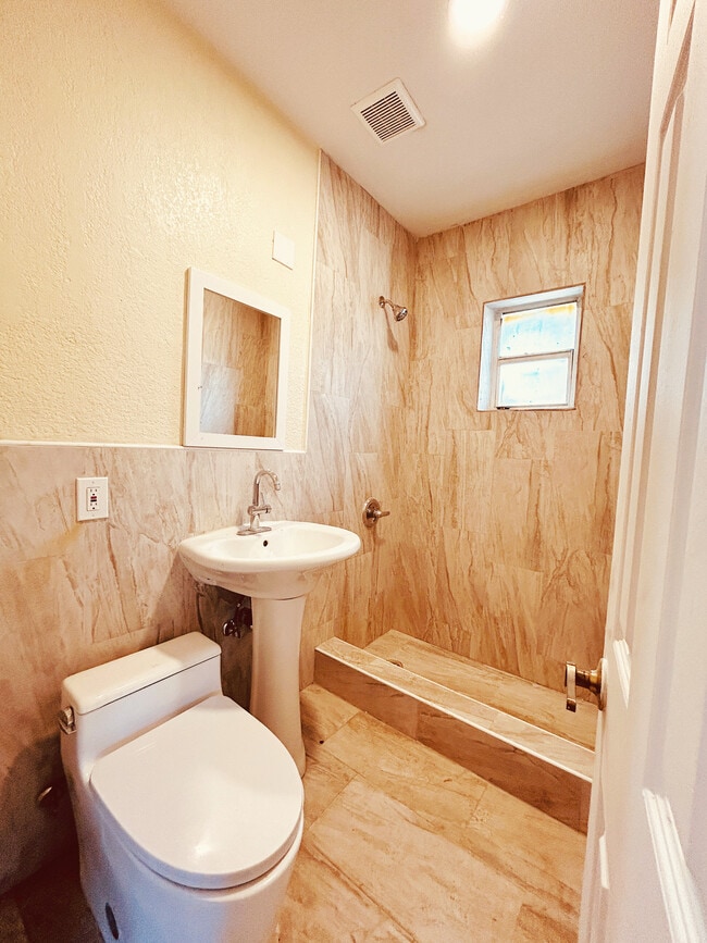 Photo - 7530 NE 3rd Ave Unit A