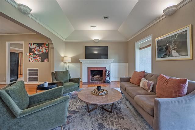 Photo - 6118 Martel Ave