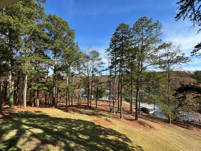 Photo - 2109 Pine Tree Dr Unit C14