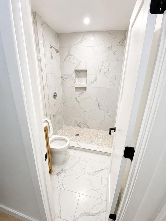 Photo - 211-13 Jamaica Ave Unit 2RR