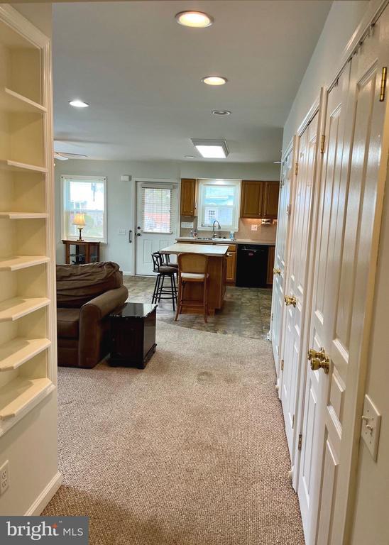 Photo - 870 Broadfield Dr