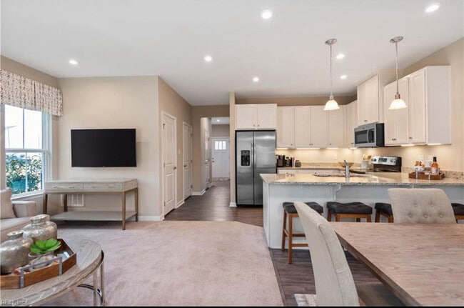 Photo - 135 Stegg St