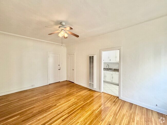 Building Photo - 625 Cochran Ave Unit 9 Rental