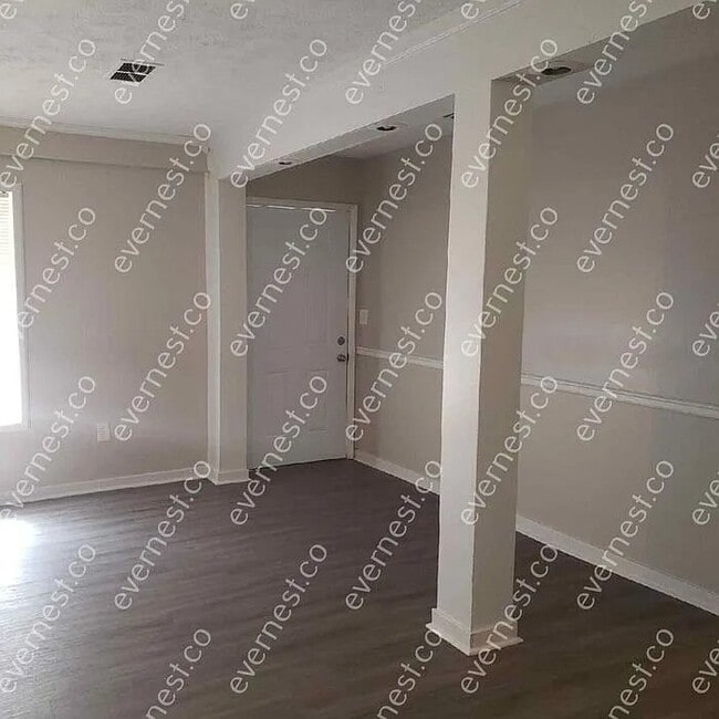 Photo - 475 Lowe Cir