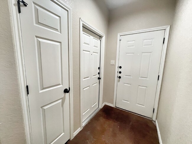 Photo - 2-Weeks Free Rent on 1st Full Month’s Rent...