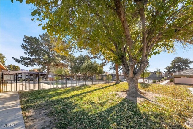 Building Photo - 457 N Lamb Blvd Unit B Rental