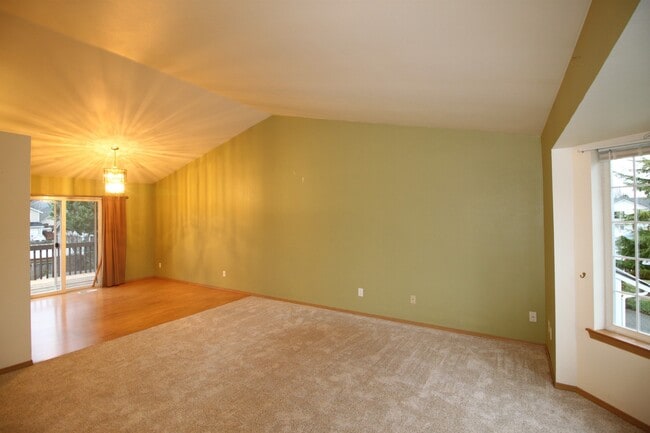 Photo - 3 Bed 2.5 Bath - Shannon Forest - Hillcrest - Pet Friendly - NAS Whidbey