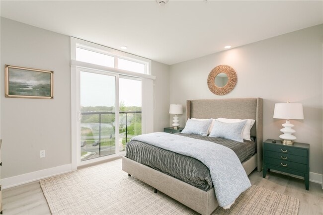 Photo - 205 Lakeshore Dr