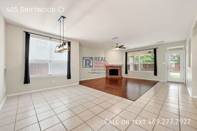 Photo - 405 Driftwood Ct