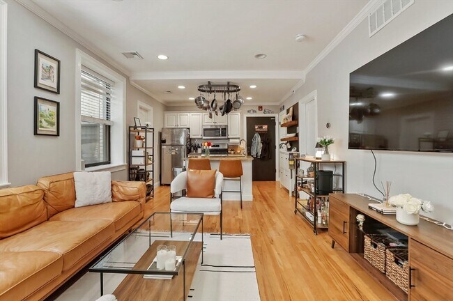 Photo - 454 Hanover St