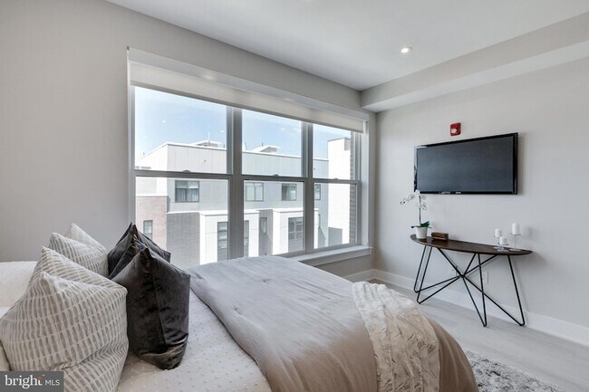 Photo - 1533 Ridge Ave Unit 401