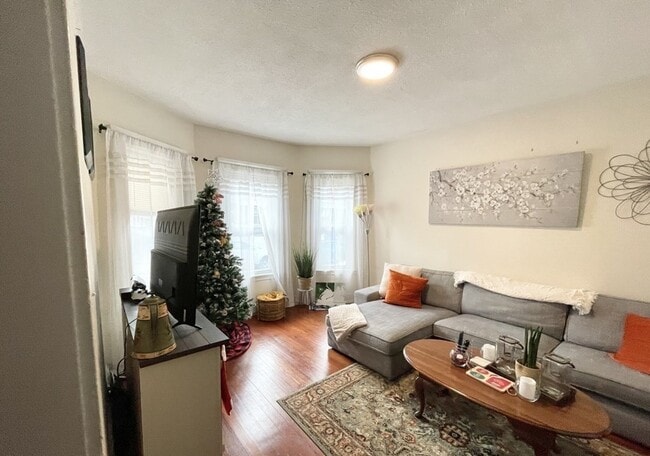 Photo - 19 Eastman St Unit 1