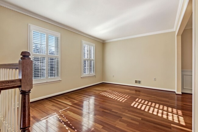 Photo - 8015 Merry Oaks Ln