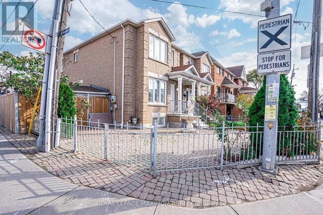 Photo - 641 Caledonia Rd
