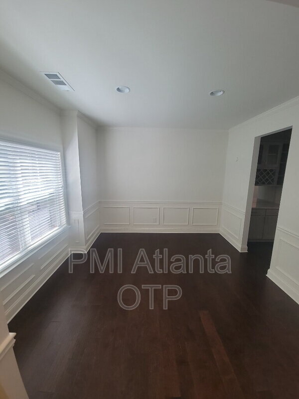 Photo - 255 Ismal Dr SW