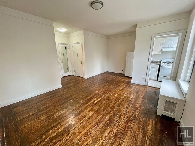 Building Photo - East 58TH ST