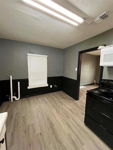 Photo - 1312 Maple Dr