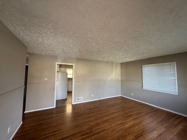 Photo - 3 Bedroom Hardwood Floor House