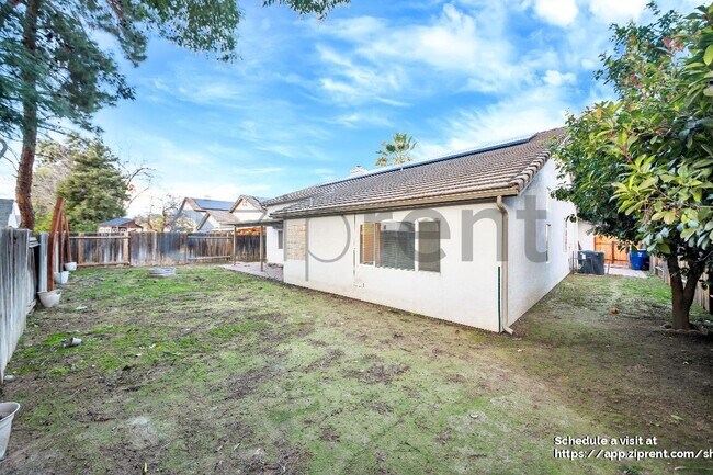 Photo - 3809 Burnaby Dr