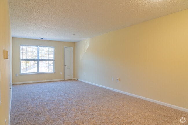1BR, 1BA - 850SF - Common Room - Stonecrest