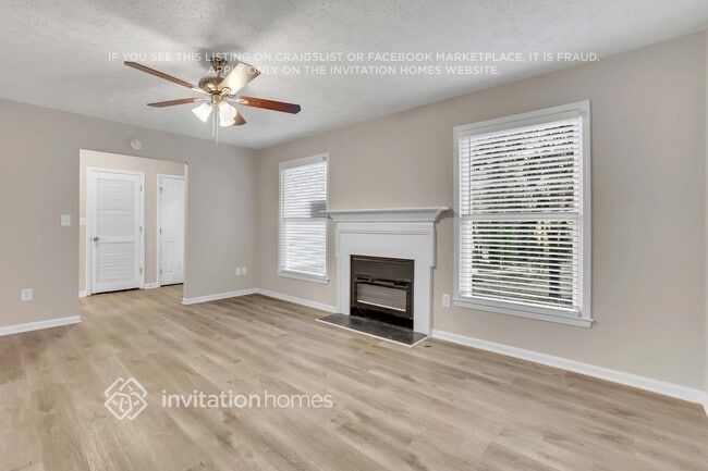 Photo - 528 Rockborough Terrace