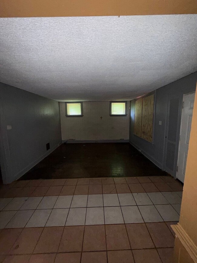 Photo - 8116 Pelham Ave