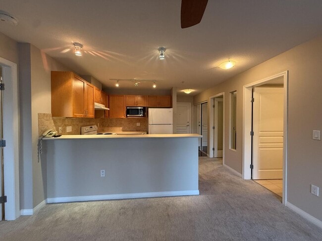 Photo - 15188-15122 22 Ave