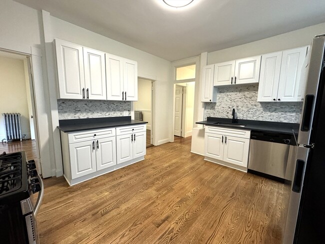 Building Photo - 11 E Milton Rd Unit 1 Rental