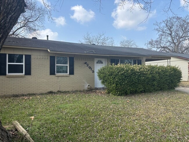 Photo - 2913 Rebel Dr