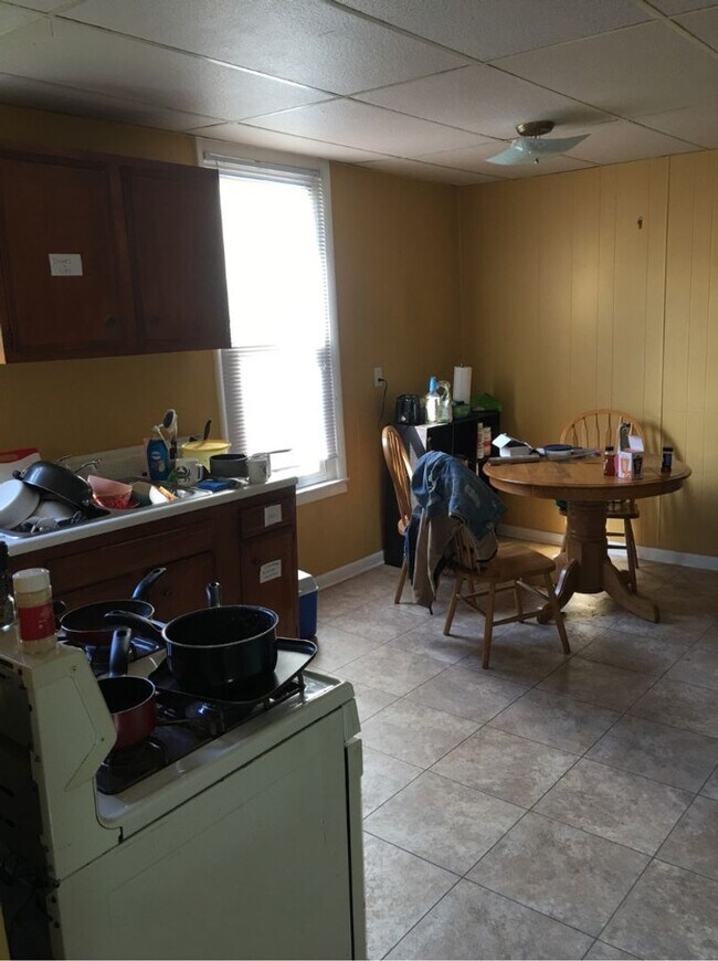 Photo - 830 E 6th St Unidad # 2