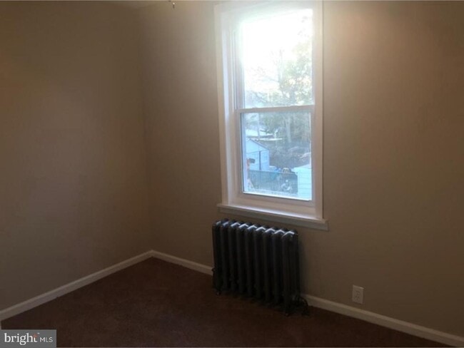 Photo - 4749 James St