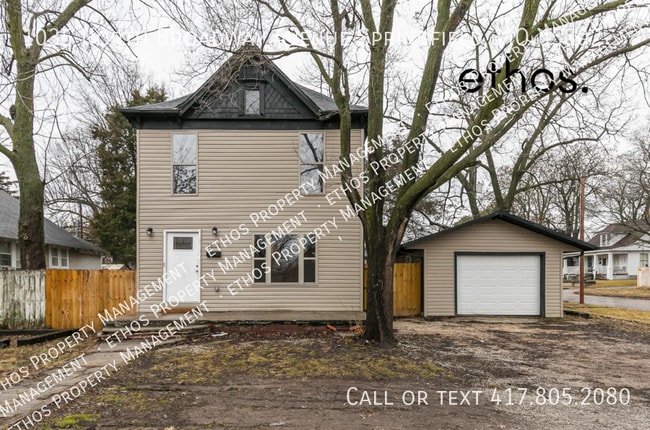 Photo - 1035 N Broadway Ave Casa