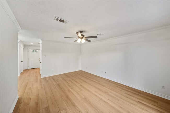 Photo - 205 Granberry St