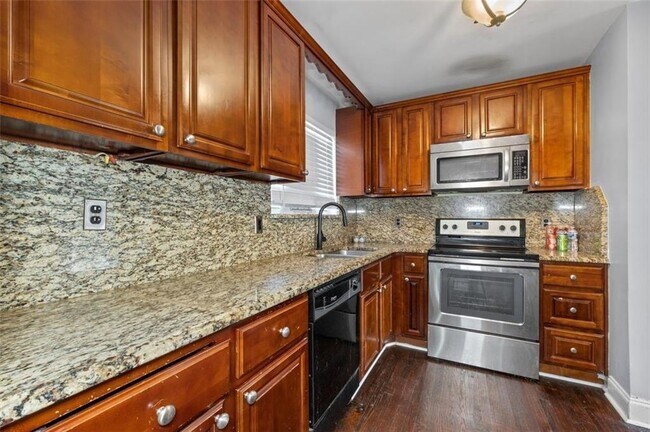 Photo - 5667 Kingsport Dr