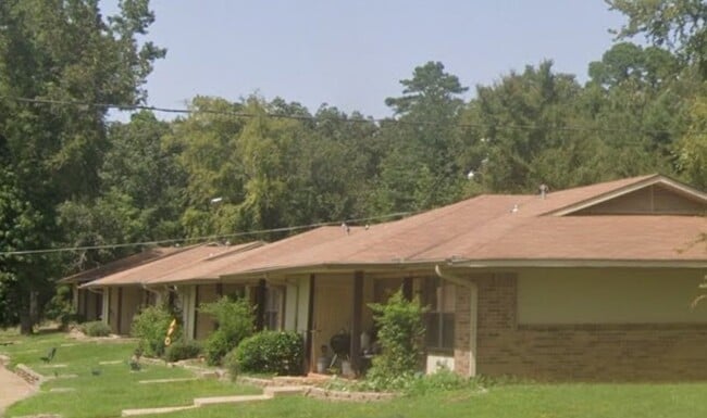Photo - 1001 Lakeview Dr