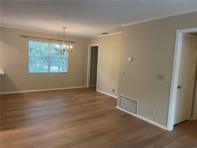 Photo - 800 Mallery St Unidad C-28