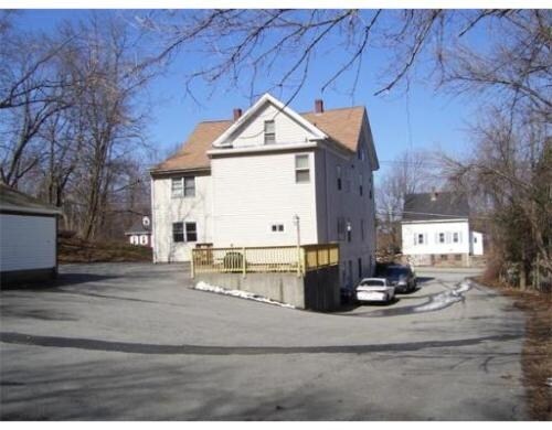 Foto de - 409 Ne main St