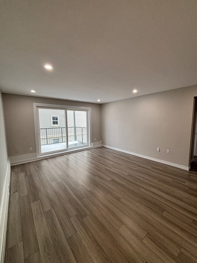 Building Photo - TWO BEDROOM MODERN APARTMENT LIVING IN FAIRVIEW HALIFAX Unit 3