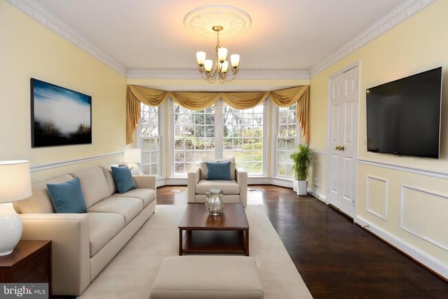 Photo - 1221 Forestville Dr