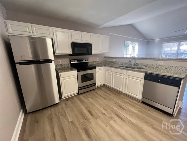 Photo - 100 Fair Oaks Dr