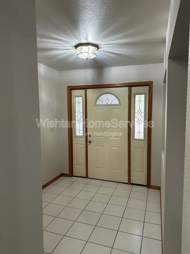 Photo - 948 Oakview Dr