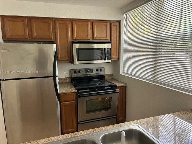 Photo - 953 SW 10th St Unit 2