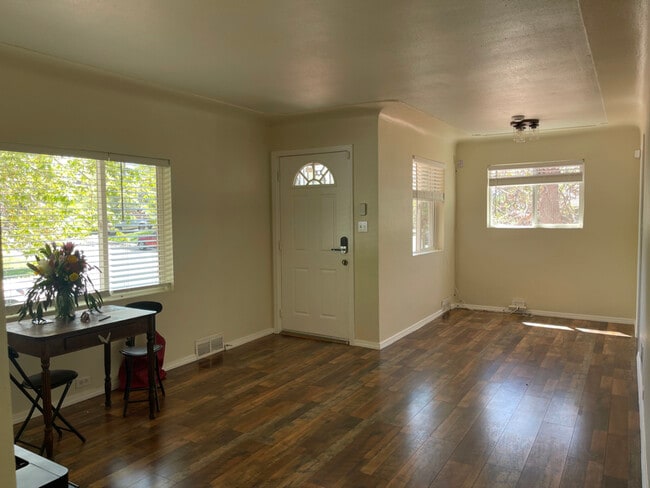 Photo - 5448 S Foresthill St Apartment