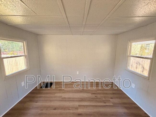 Photo - 3911 Persimmon St