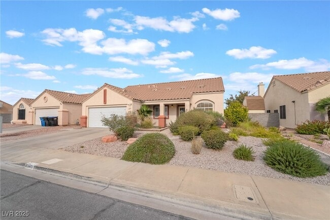 Photo - 812 Seco Verde Ave