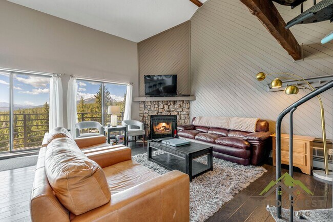 Photo - Buffalo Ridge - Spacious unit with Wifi, Covered Parking & Clubhouse