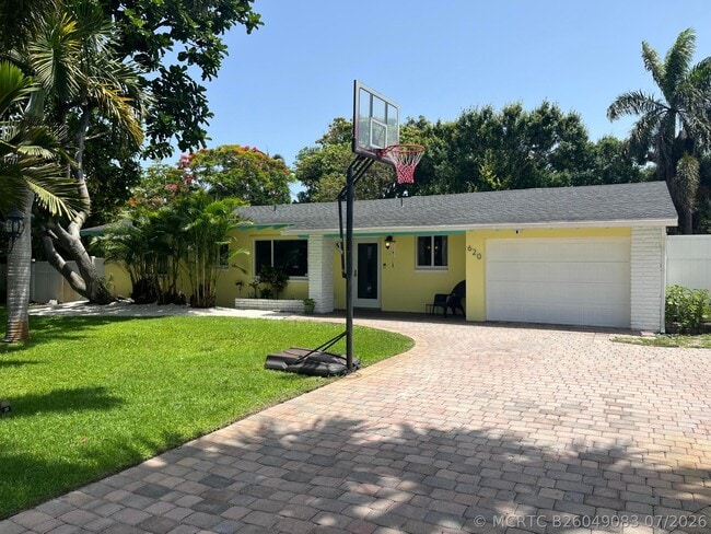 Photo - 620 NE 9th Ave