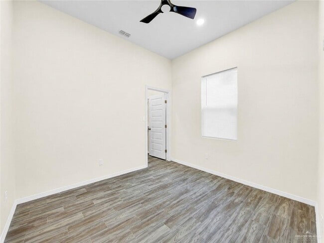 Photo - 7 W 25th St